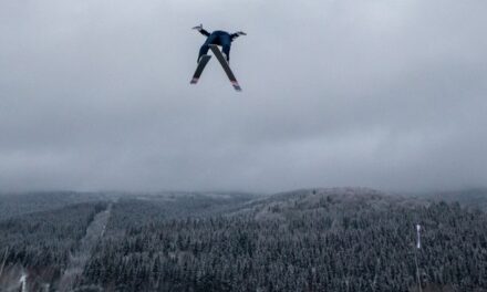 (ВИДЕО) За прв пат во 100 години скијачки скокови – Јапонец славеше пред петмина Норвежани