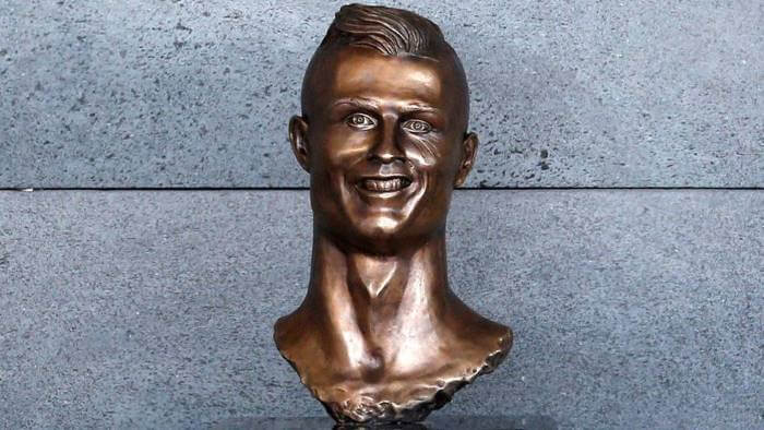Се сеќавате ли на статуата на Роналдо во Мадеира, епа сега доби уште една ама поубава