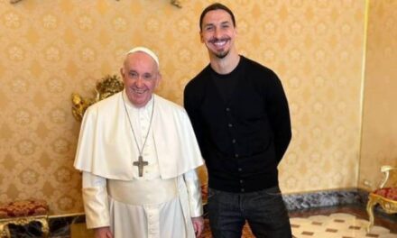Папата го прими на посета Ибрахимовиќ. Овој беше спремен со подарок