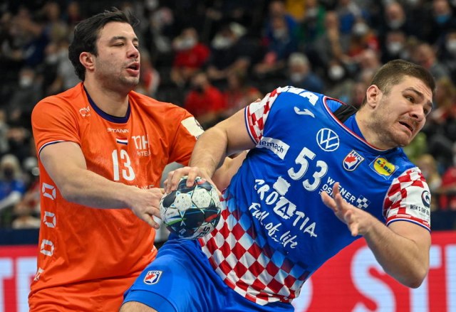Хрватска испушти победа во последните секунди