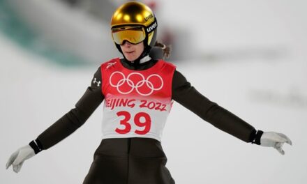 Ден од соништата за Словенија: Урша Богатај златна, Ника Крижнар бронзена во ски скокови