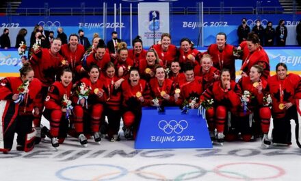 Канаѓанките освоија злато во хокеј!