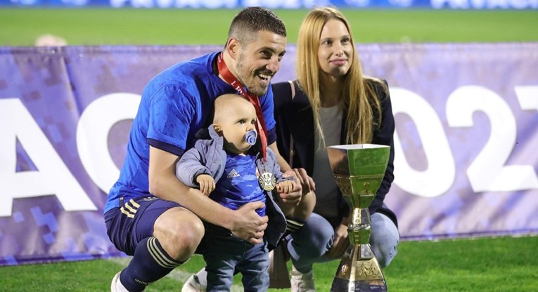 Голема чест за македонскиот репрезентативец Адеми од навивачите на Динамо