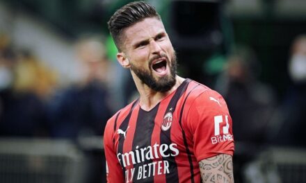 Милан го размнотира Лацио и закажа полуфинале со Интер