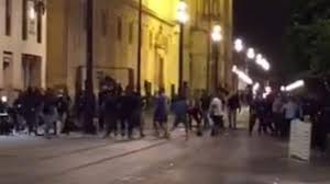 Навивачката група „Бед Блу Бојс„ сеела хаос по улиците на Севиља