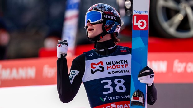 Одличниот Линдвик води по првиот ден од Светското првенство во скијачки летови