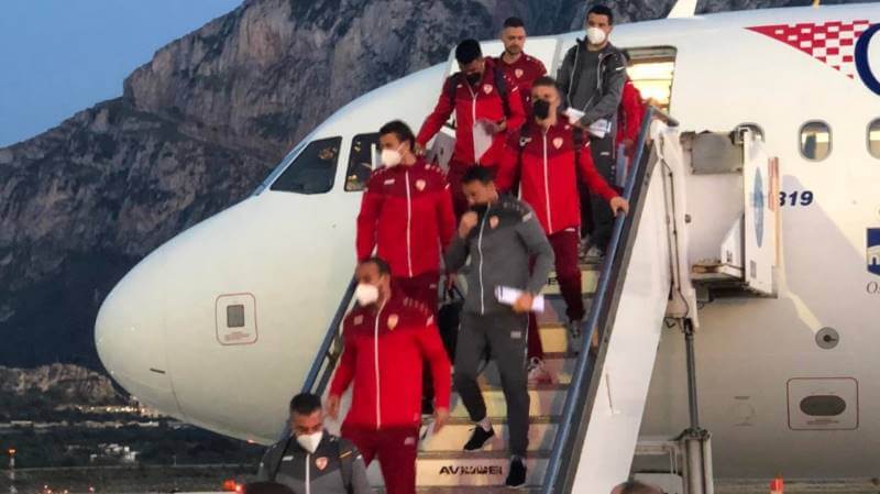 (ВИДЕО) Македонските фудбалери пристигнаа во Палермо