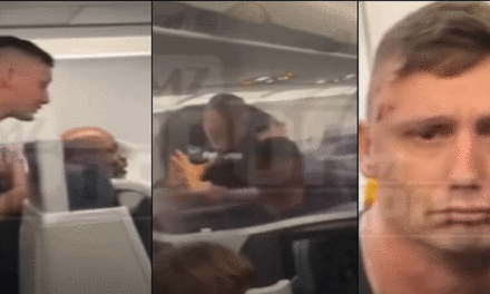 (ВИДЕО) Мајк Тајсон нападнал патник во авион