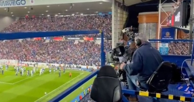 (ВИДЕО) Спектакуларна атмосфера во Глазгов. Камерманот се тресеше на стадионот