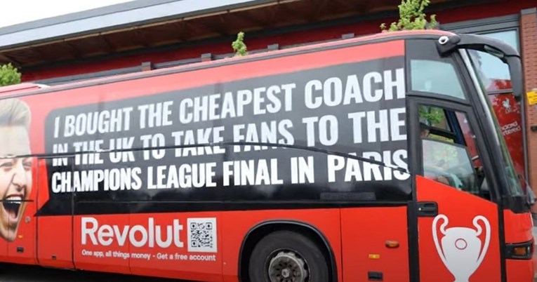 (ВИДЕО) Го купи најевтиниот автобус во Англија и ги однесе навивачите во Париз