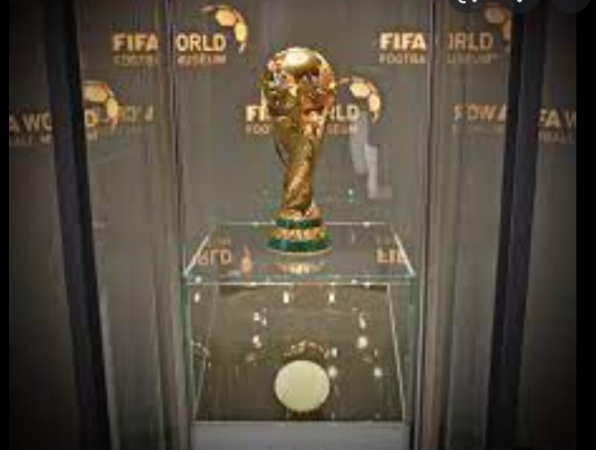 Во Скопје пристигнува оригиналниот ФИФА трофеј изработен од чисто злато