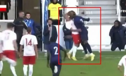 (ВИДЕО) Фудбалер со глава го нокаутира противникот-за 22мин. четири црвени картони