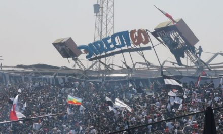 (ВИДЕО) Десет повредени навивачи во Чиле-се урна трибина на “Монументал” стадионот
