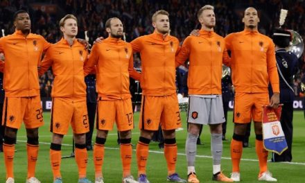 Во составот на Холандија има осум играчи, двајца се дебитанти