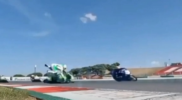 (ВИДЕО) Трагедија-загина млад мотоциклист по тежок пад во Португалија