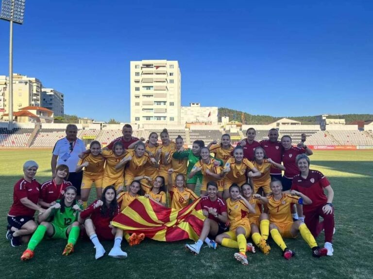 Победа над Албанија на квалификацискиот турнир во Драч