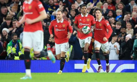(ВИДЕО) Манчестер Јунајтед ја елиминира Астон Вила од Лига куп