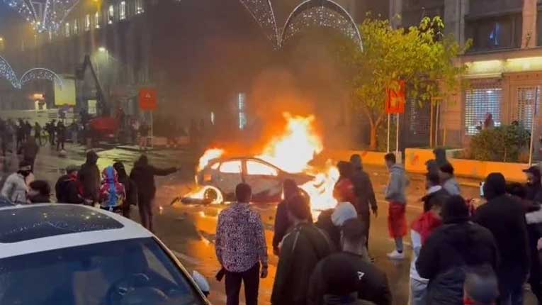 (ВИДЕО) Пекол во Брисел, Мароканците дивеат по  триумфот над Белгија