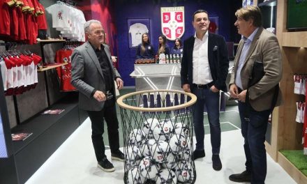 Српските фудбалски фотељаши полакоми од ФФМ-тројца лапнаа милион евра!
