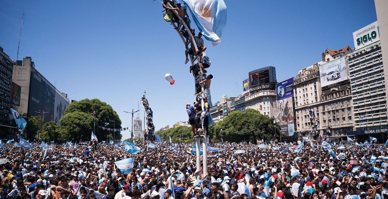 (ВИДЕО) По прославата во Буенос Аирес: Мртви, повредени, едно дете во кома…
