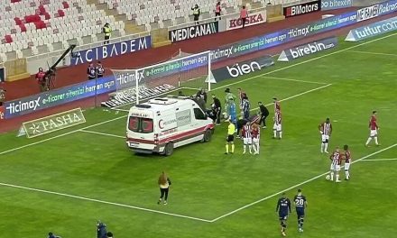 (ВИДЕО) Драма во Турција-нокаутиран напаѓачот на Фенербахче