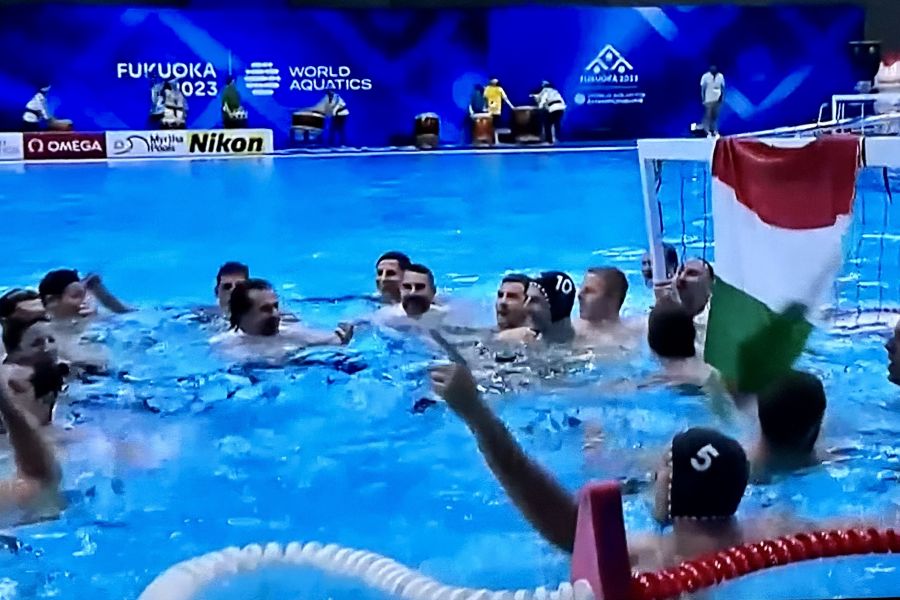 Унгарија во пенал рулет ја доби битката со Грција за четврта светска титула во ватерполо