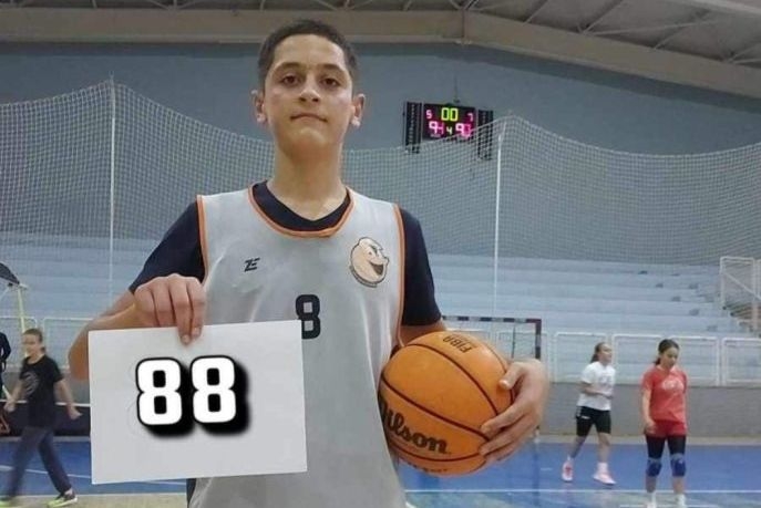 Кошаркарски тинејџер од Струга постигна неверојатни 88 поени