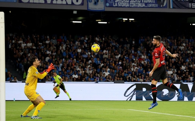 (ВИДЕО) Милан водеше со двата гола на Жиру, но Наполи спаси бод