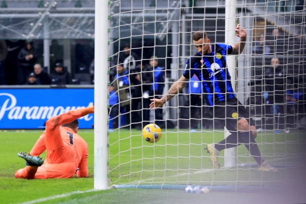 (ВИДЕО) Арнаутовиќ промаши колосална шанса за Интер
