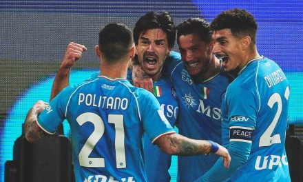 (ВИДЕО) Наполи ја декласира Фиорентина и се пласира во финале на италијанскиот Суперкуп