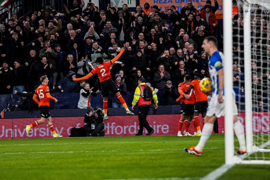 (ВИДЕО) Лутон за 137 секунди водеше со 2-0 во триумфот над Брајтон