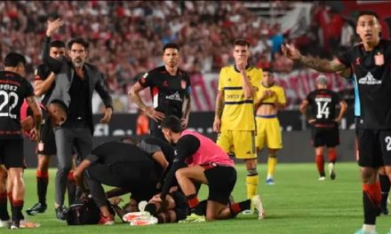 (ВИДЕО) Естудијантес-Бока Јуниорс е прекинат, фудбалер падна во бесознание